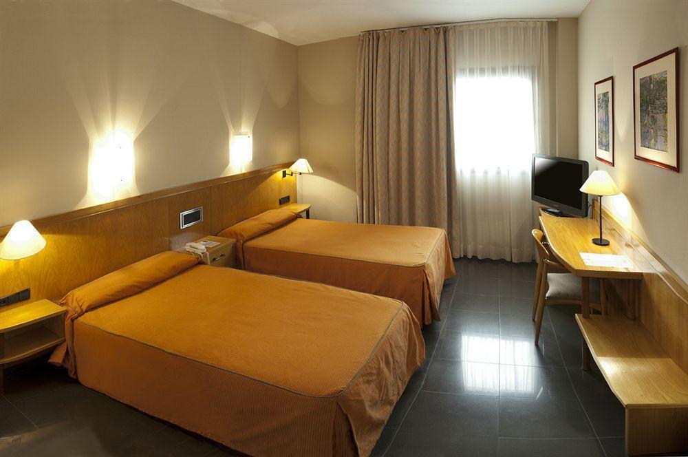 Hotel Ruta De Europa Vitoria-Gasteiz Exterior photo